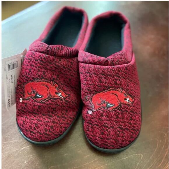 NWT FOCO Men's NCAA College Team Logo Poly Knit Cup Sole Slippers Arkansas 9 - Picture 1 of 11